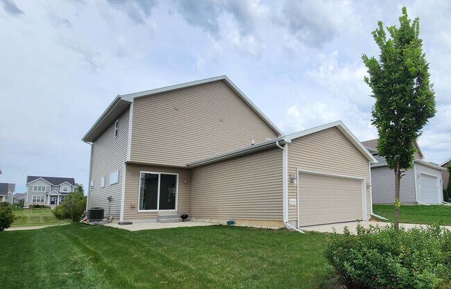Building Photo - 9359 Highland Gate Way