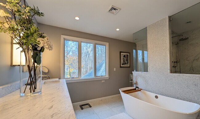 Building Photo - 40 Hull Pl