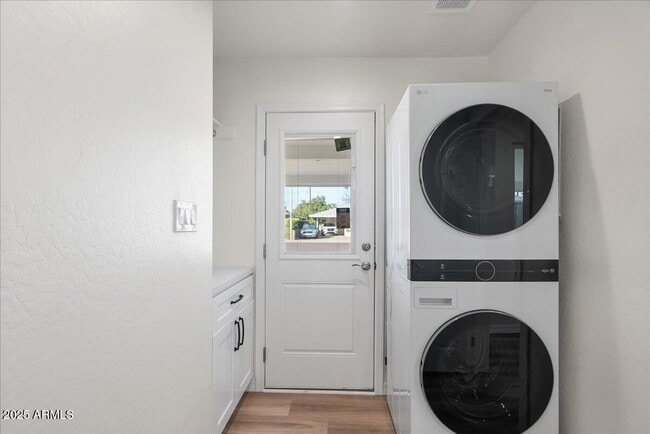 Building Photo - 2623 N 74th Pl