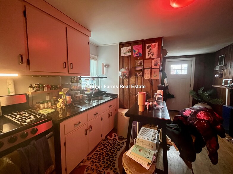Primary Photo - 57 Atherton St