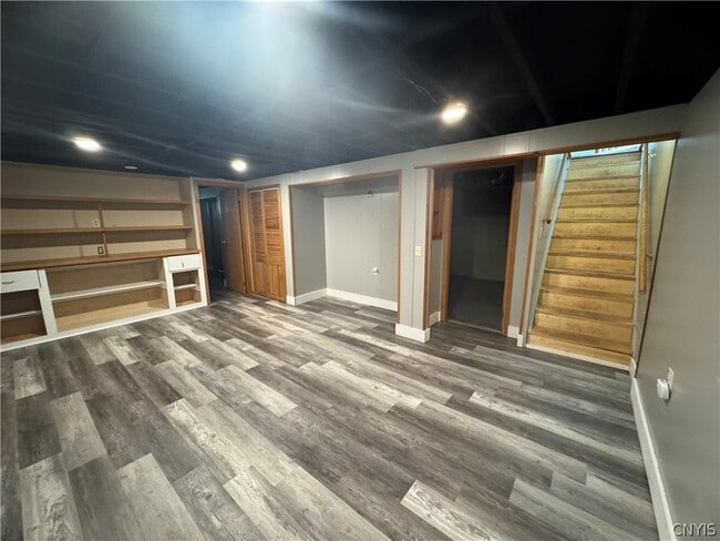 Building Photo - 7878 Sagamore Dr N