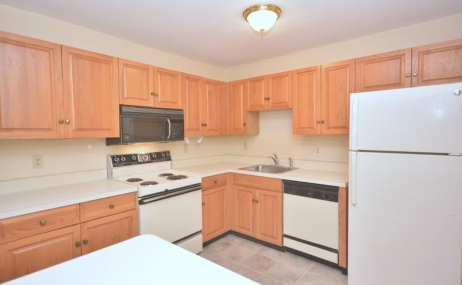 Primary Photo - 26 Smithfield Ct