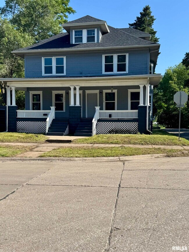 Primary Photo - 1231 9th Ave