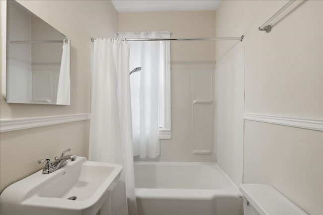 Building Photo - 5334 E Washington St