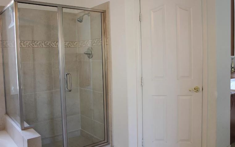 master bath - 730 Altacrest Dr