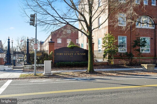 Building Photo - 803 Delaware Ave SW