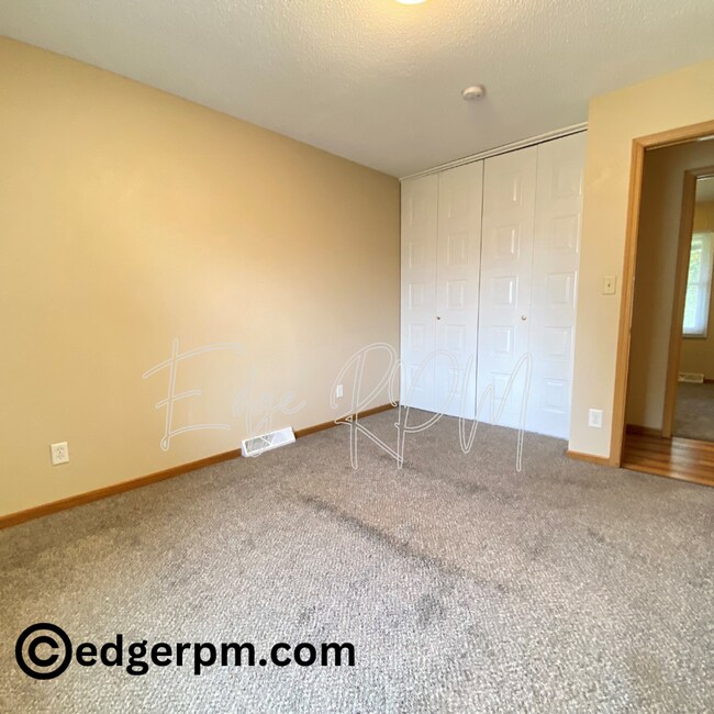 Building Photo - 2624 W 3rd St