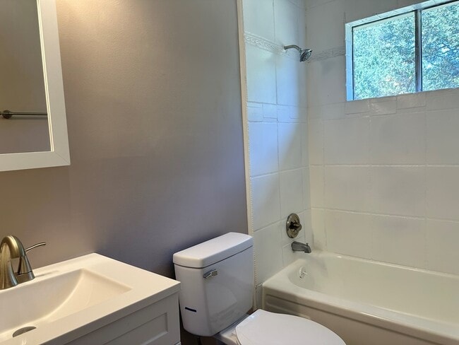 Building Photo - 1138 Philema Rd S