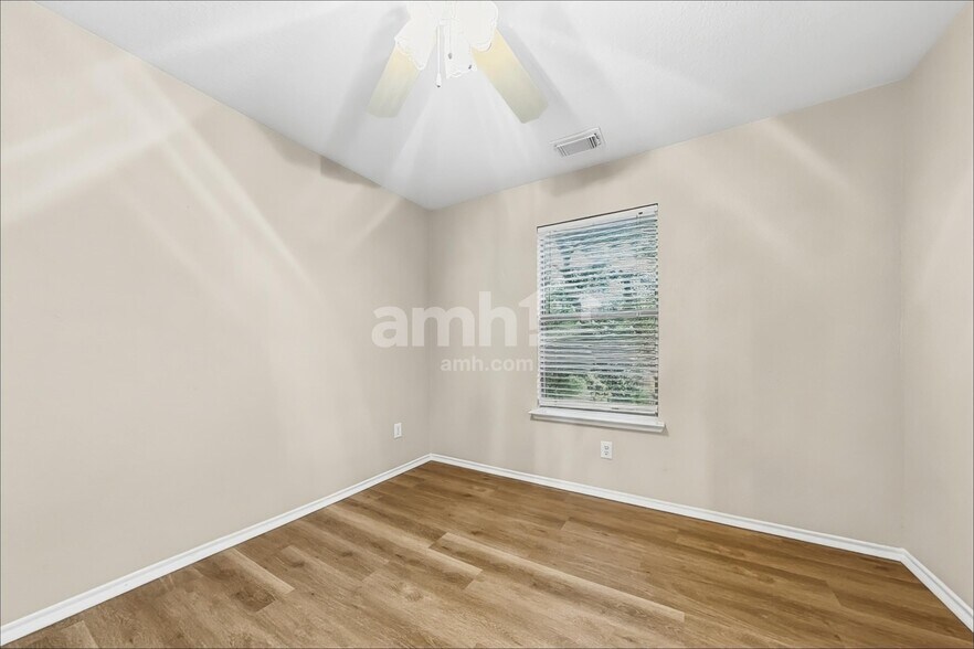 Building Photo - 11411 Seven Sisters Dr