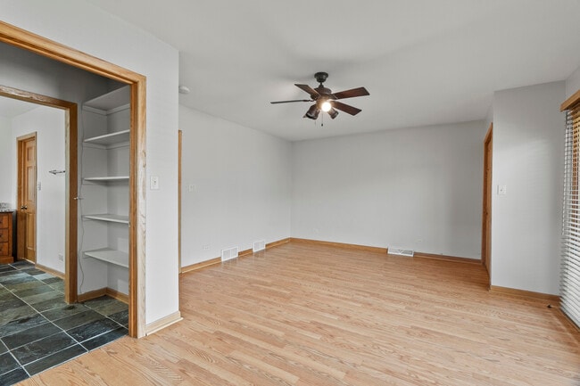 Building Photo - 2425 Hessing St