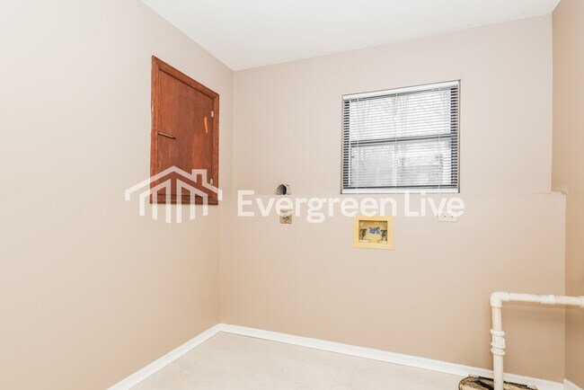 Building Photo - 6554 Shull Rd