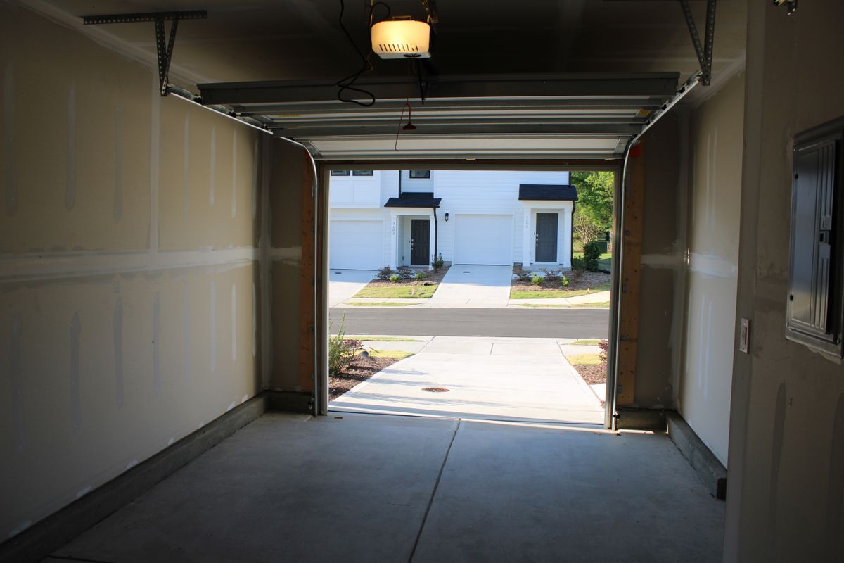 Building Photo - 3601 Elm Grv Ln