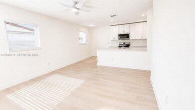 Building Photo - 721 N 68th Terrace