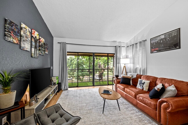 Building Photo - 15 Vía De Casas Sur