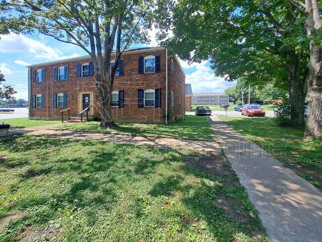 Building Photo - 4405 Landside Dr