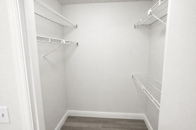 Building Photo - 5156 Conroy Rd