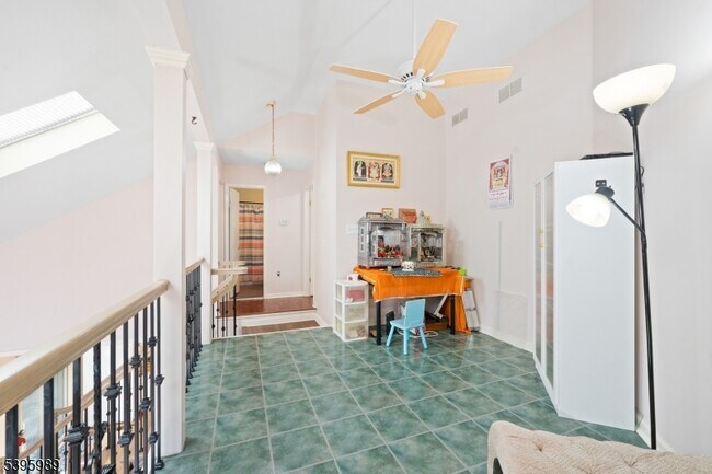 Building Photo - 4141 Bloomingdale Dr