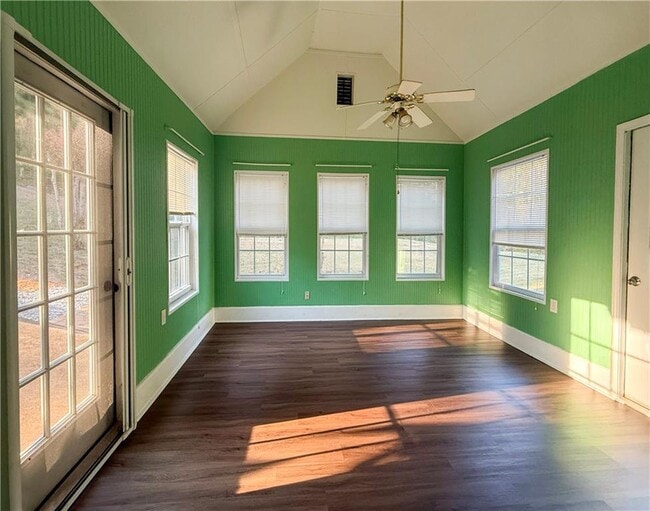 Building Photo - 5555 Grove Place Crossing SW