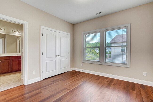 Building Photo - AVAILABLE JULY 1-BUNGALOW STYLE HOME IN MORRISVILLE