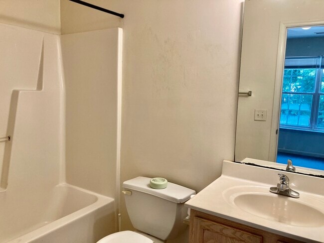 Building Photo - 65 Red Ln