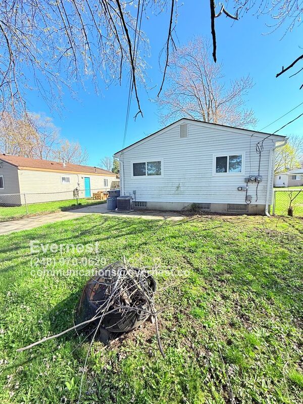 Building Photo - 20931 Vermander Ave