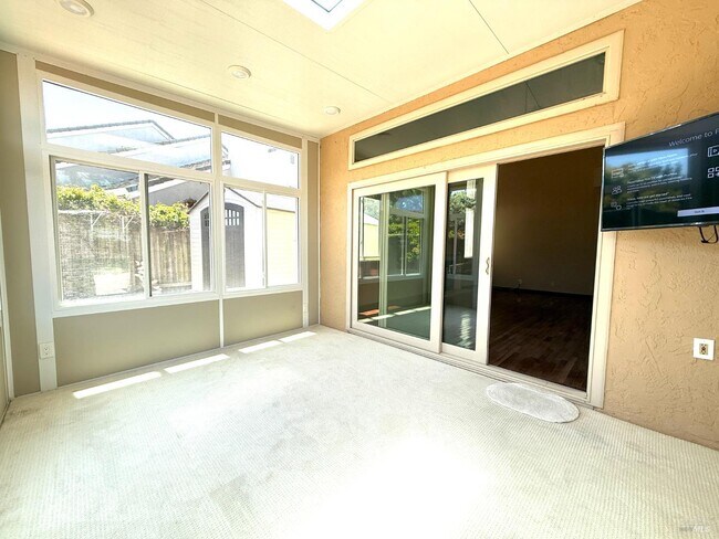 Building Photo - 666 Belvedere Dr