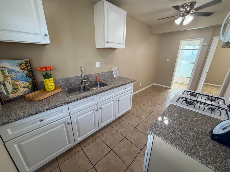 Building Photo - 9320 Elm Vista Dr