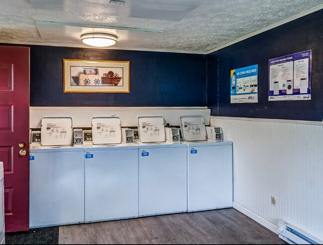 Building Photo - Riverview Estates