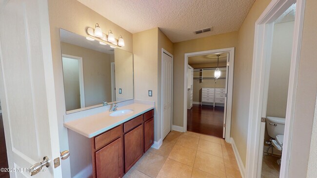 Building Photo - 2588 Cody Dr