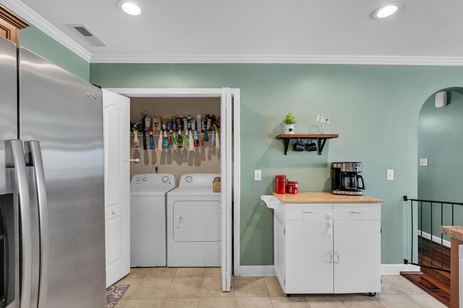 Building Photo - 3 Bedroom Ranch in Oyster Landing