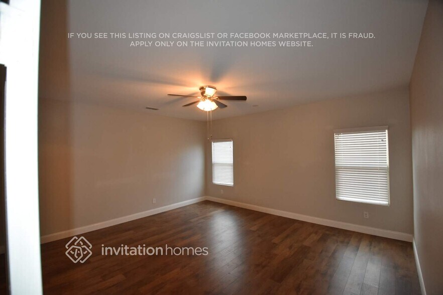 Building Photo - 652 Creekview Dr