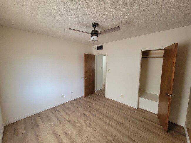 Building Photo - Beautiful 3 Bed, 3 Bath Home in El Centro!