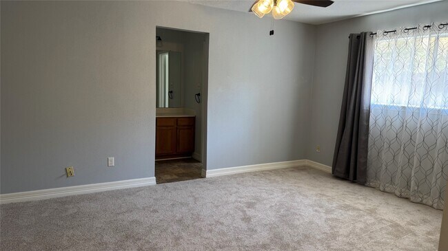 Building Photo - 5818 Culross Cl