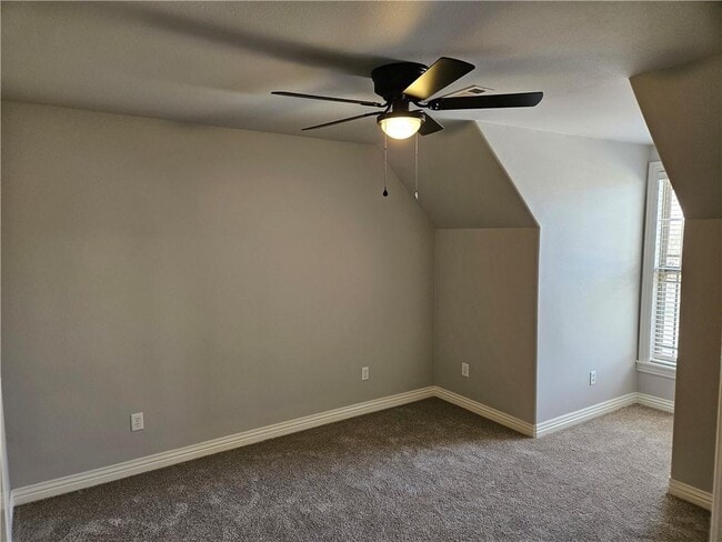 Building Photo - 3857 Edgewater Dr