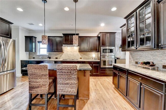 Building Photo - 11034 Estates Cir