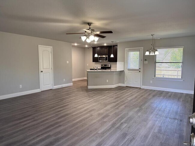 Building Photo - 6801 Jade Dr