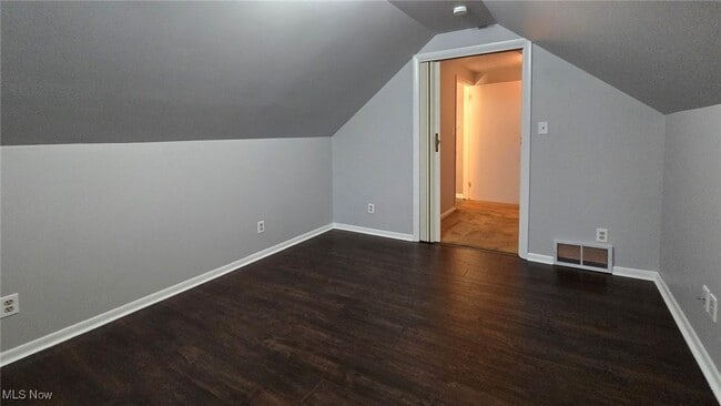 Building Photo - 70 Sunnycliff Dr