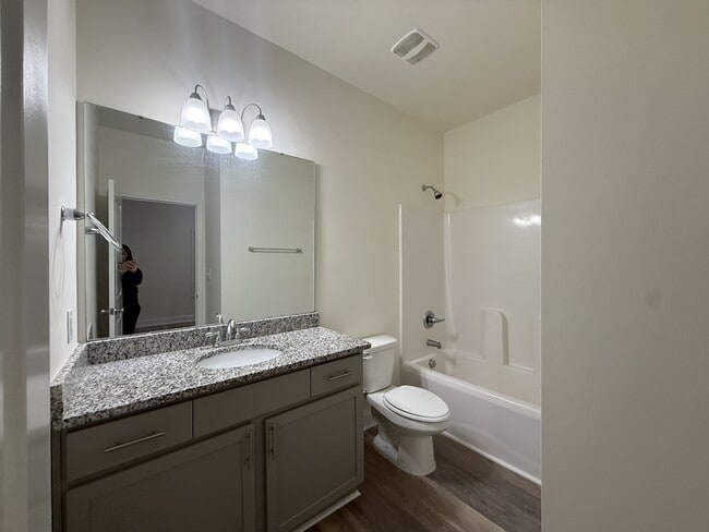 Building Photo - 113 W Langdon Ave