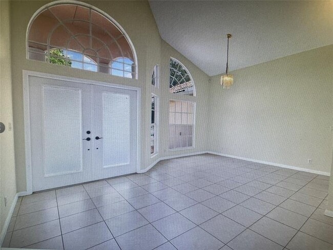 Building Photo - 392 SW Kane Ave