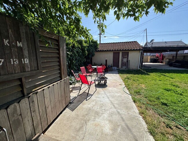 Building Photo - Warm and Inviting 2 bedroom home in Newman