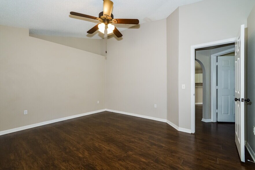 Building Photo - 254 Regal Downs Cir