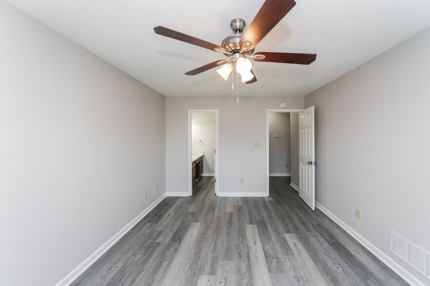 Building Photo - 4404 Shadow Ridge Dr
