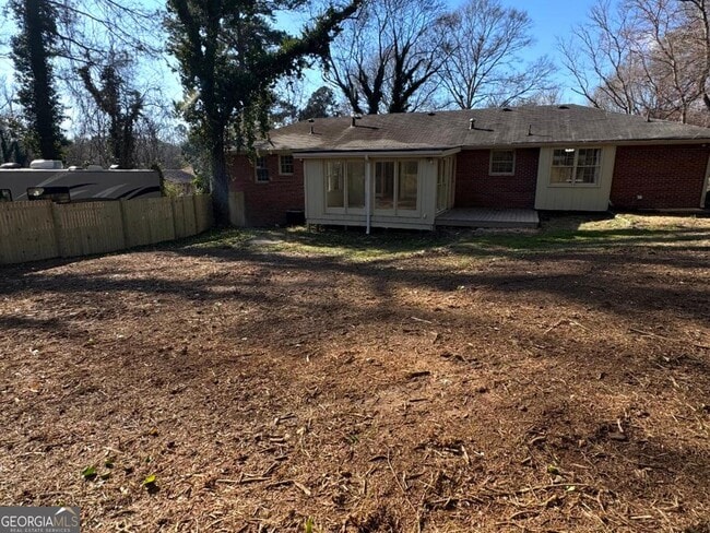 Building Photo - 501 Valleyview Dr