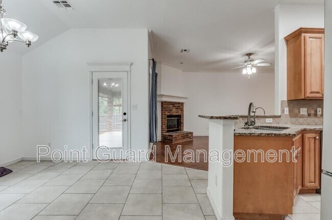 Building Photo - 10517 Queensbury Dr