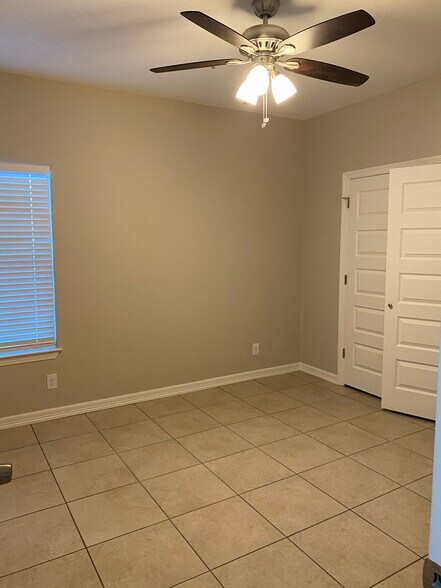 Guest Room - 3900 E Richardson Rd