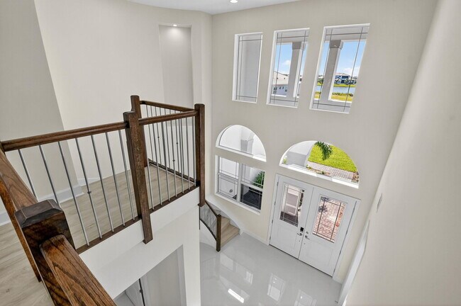 Building Photo - 15120 Wildwood Cir