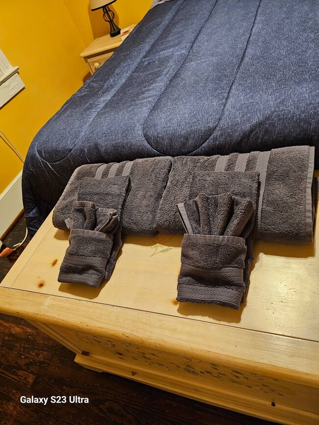 Building Photo - 1400 King Ave