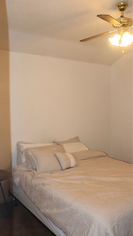 Building Photo - 2607 Gazelle Dr