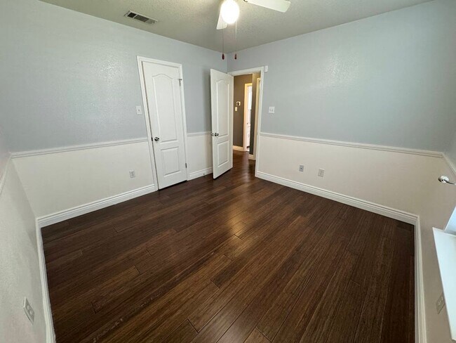 Building Photo - 3-Bedroom House for Rent in Harker  Heights