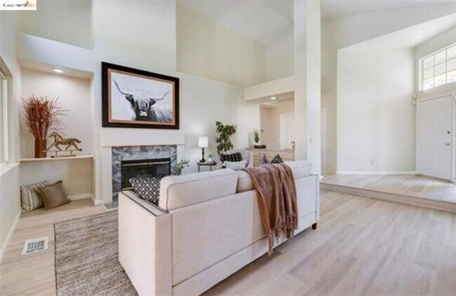 Building Photo - WONDERFUL SINGLE STORY DISCOVERY BAY CUL DE SAC LOCATION! COMPLETELY REMODELED HOME!!